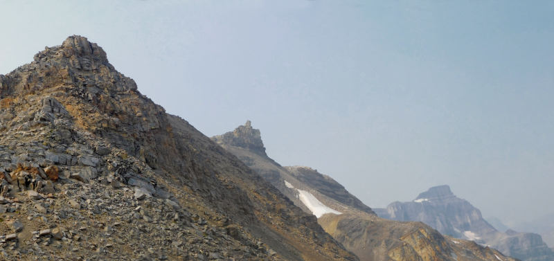 Molar Ridge und The Fang, Noseeum Mountain im Hintergrund
